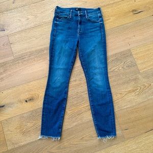 Mother Denim The Looker Ankle Fray in color Satisfaction Guaranteed. Size 24